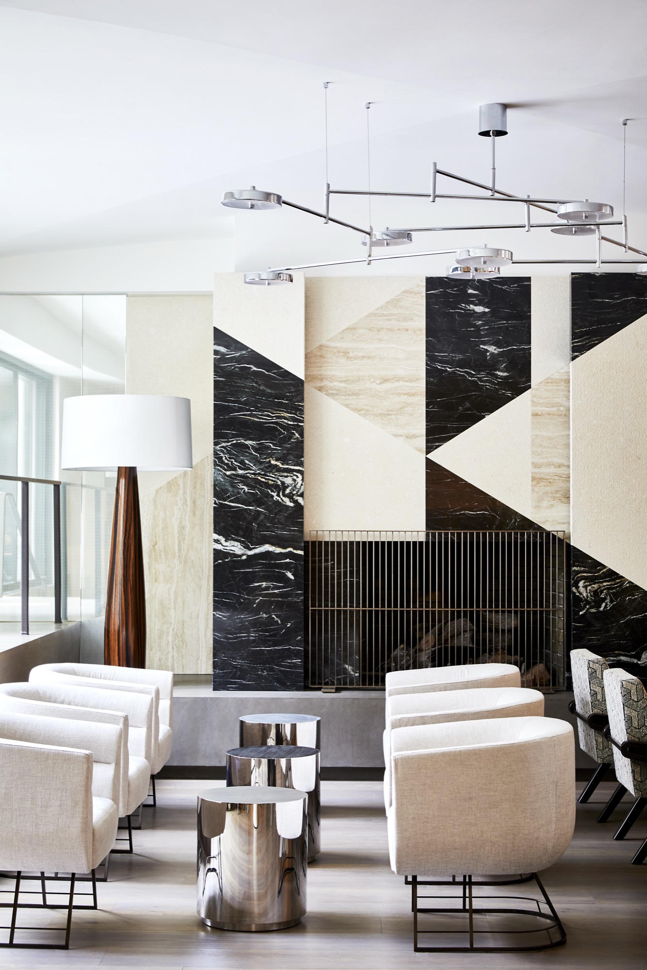 Zoe — interior photo 1 of 5